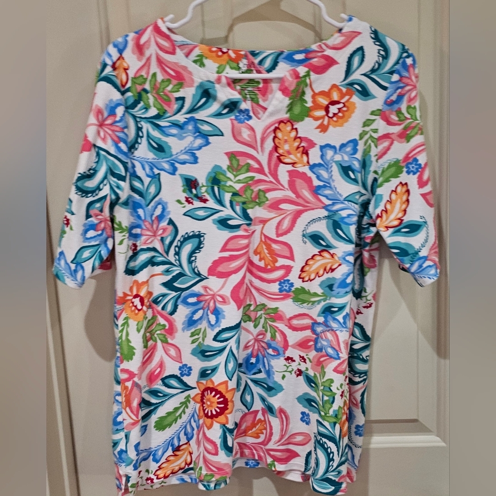 Croft & Barrow Pink and Blue Graphic Tee Short Sleeve